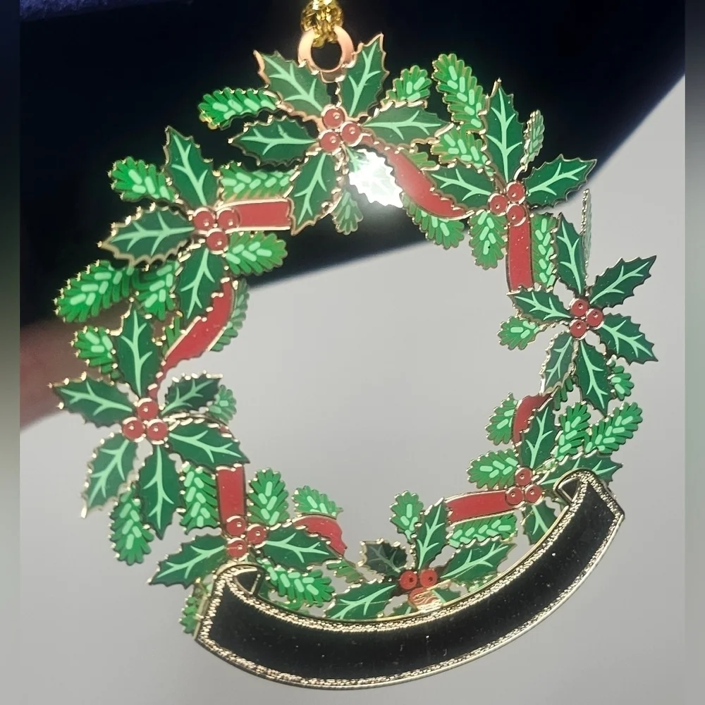 Beacon Design Metal Engravable Chrismas Wreath Ornament NIB
